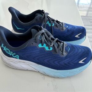 HOKA Men’s Size 11 Arahi 6 shoes